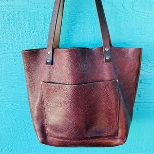 PORTLAND LEATHER DISTRESSED LEATHER TOTE BAG IN COLDBREW BROWN